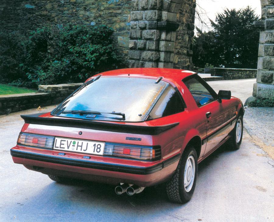  Mazda RX-7 (SA) 1981 года  (фото 2 из 10)